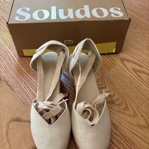 Soludos Lyon 2.75" Platform Wedge  Ivory Size: 6.5